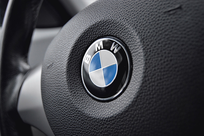 SIGNS THAT YOUR BMW NEEDS SERVICING